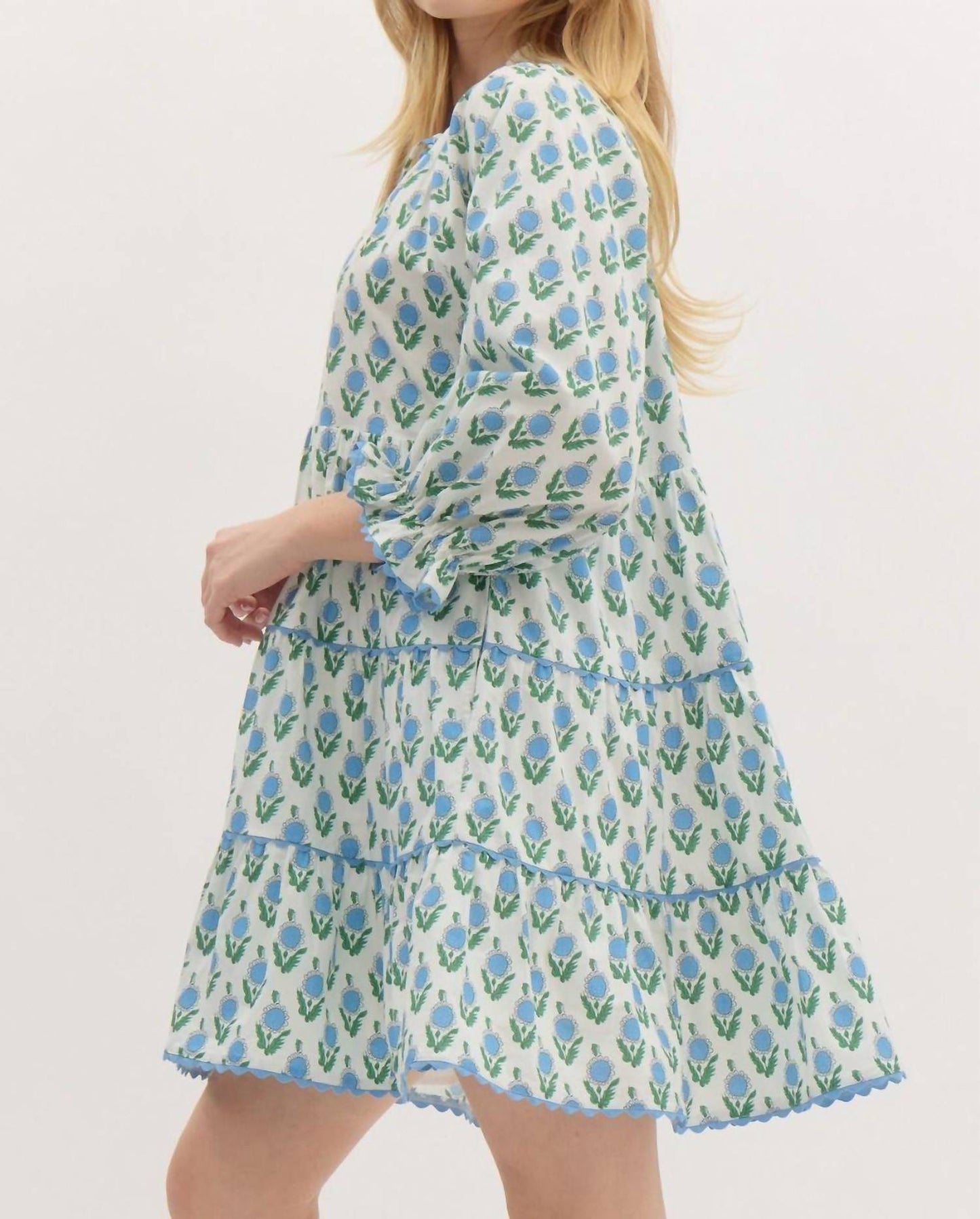 Entro - Tiered Scalloped Floral Mini Dress