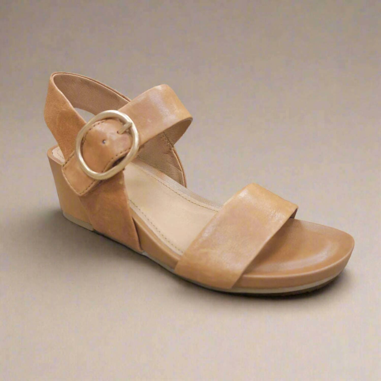 sofft-womens-vaya-low-wedge-sandal-1