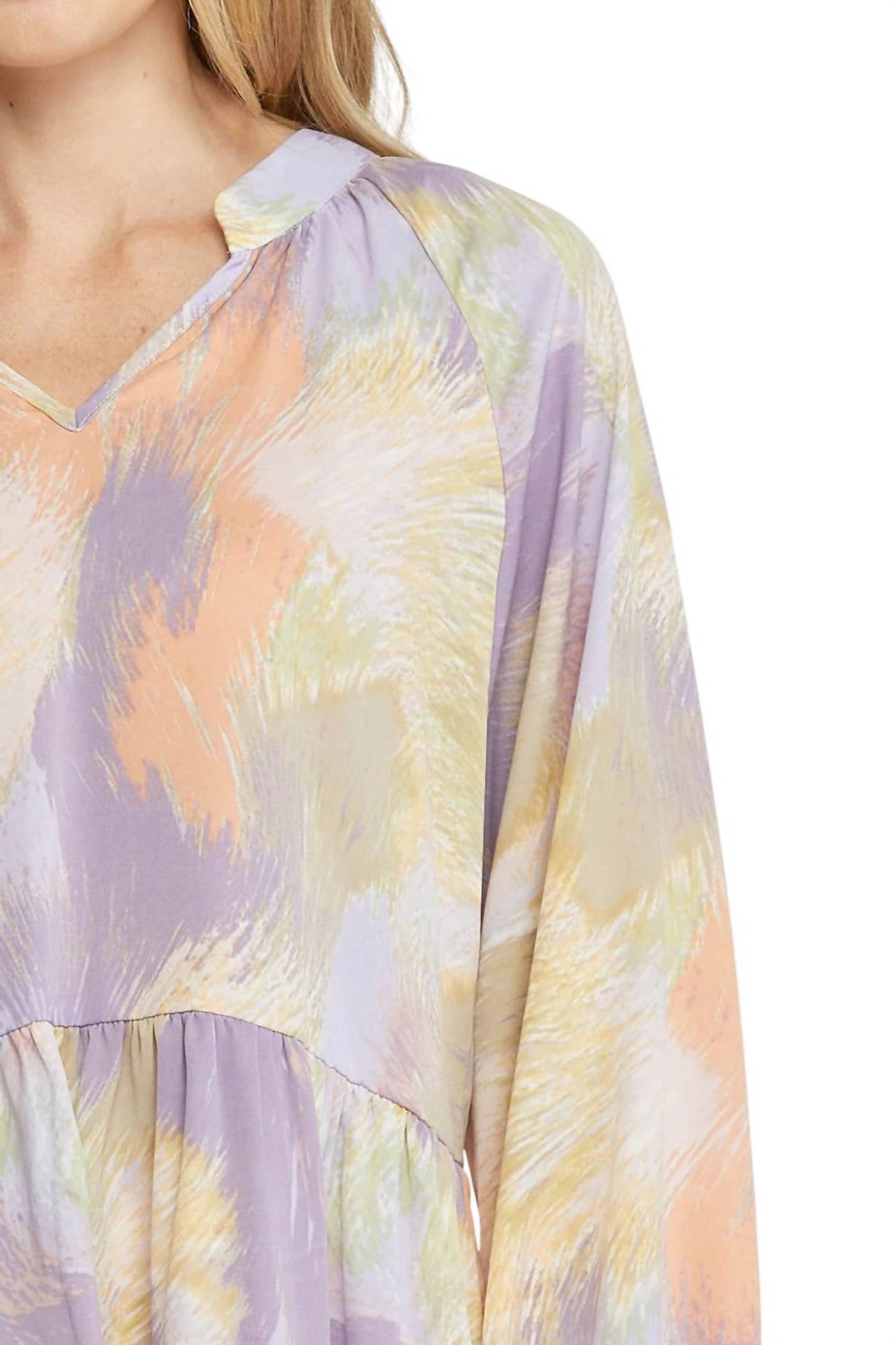 Entro - V-Neck Tiered Top