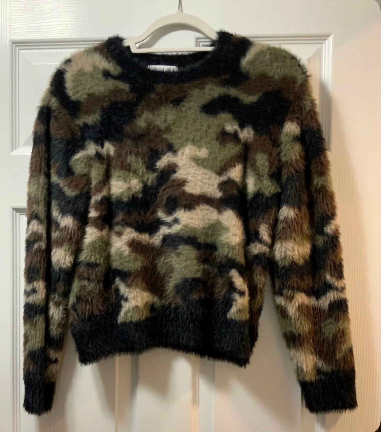 Bella Dahl - CREW NECK FUZZY SWEATER