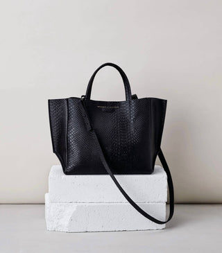 Ampersand As Apostrophe - Women's Half Tote Bag