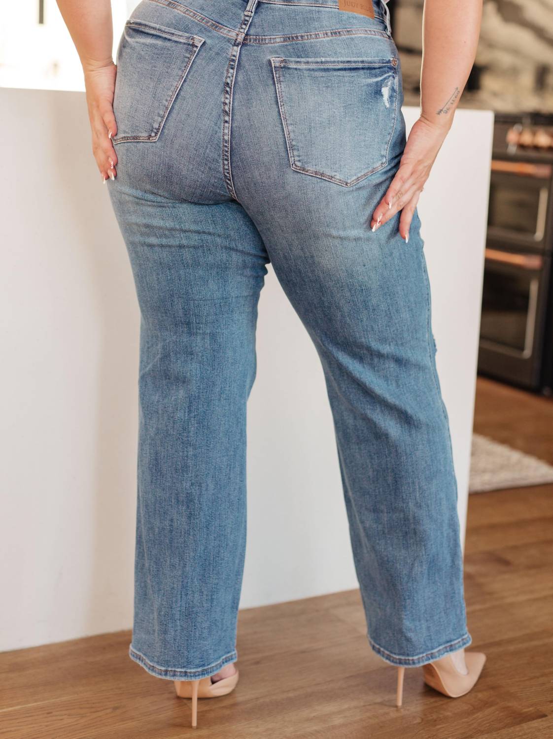 Judy Blue - High Rise Control Top Distressed Straight Jeans
