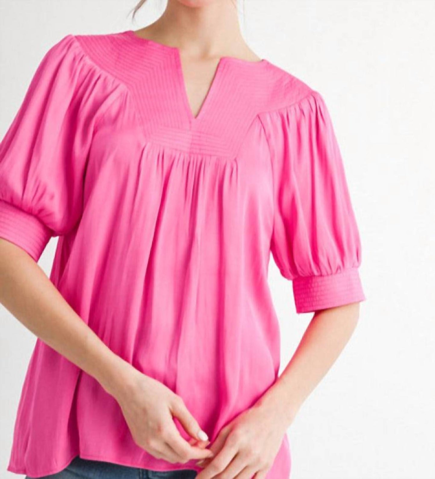 Jodifl - Short Sleeve V Neck Pleated Top
