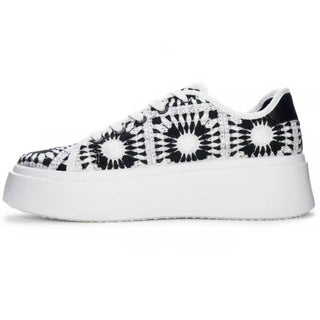Chinese Laundry - Recreation Crochet Sneaker