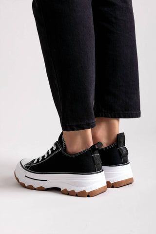 Refresh - Women's Canvas Sneakers