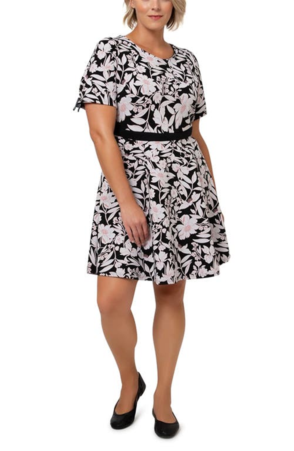 Leota Women's Mackenzie Floral Dress Black Size 1X