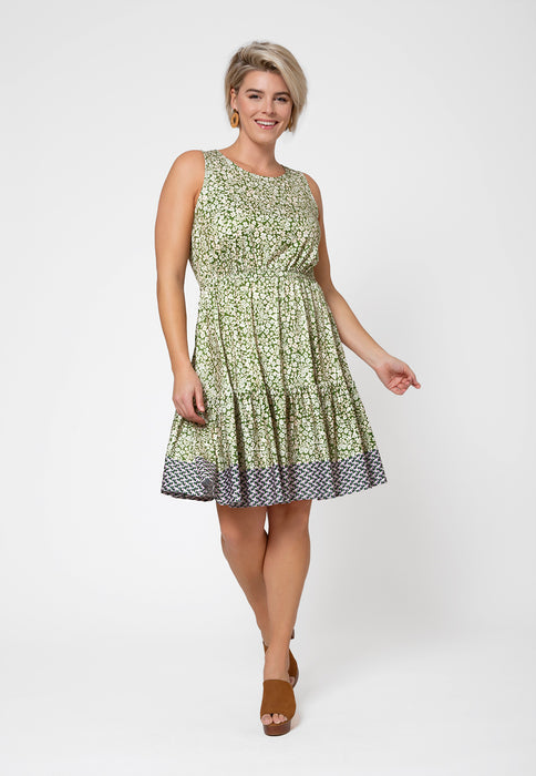 Leota Women's Kristen Sleeveless Ruffle Hem Dress (Curve) Green