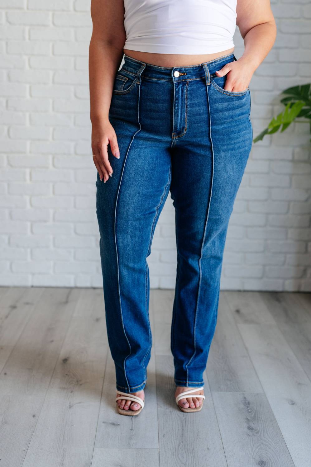 Judy Blue - High Rise Center Seam Detail Straight Jean