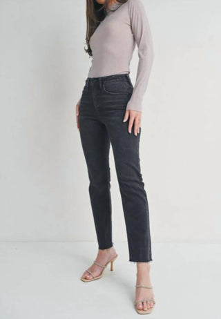 Judy Blue - Cut Off Cropped Straight Leg Jeans