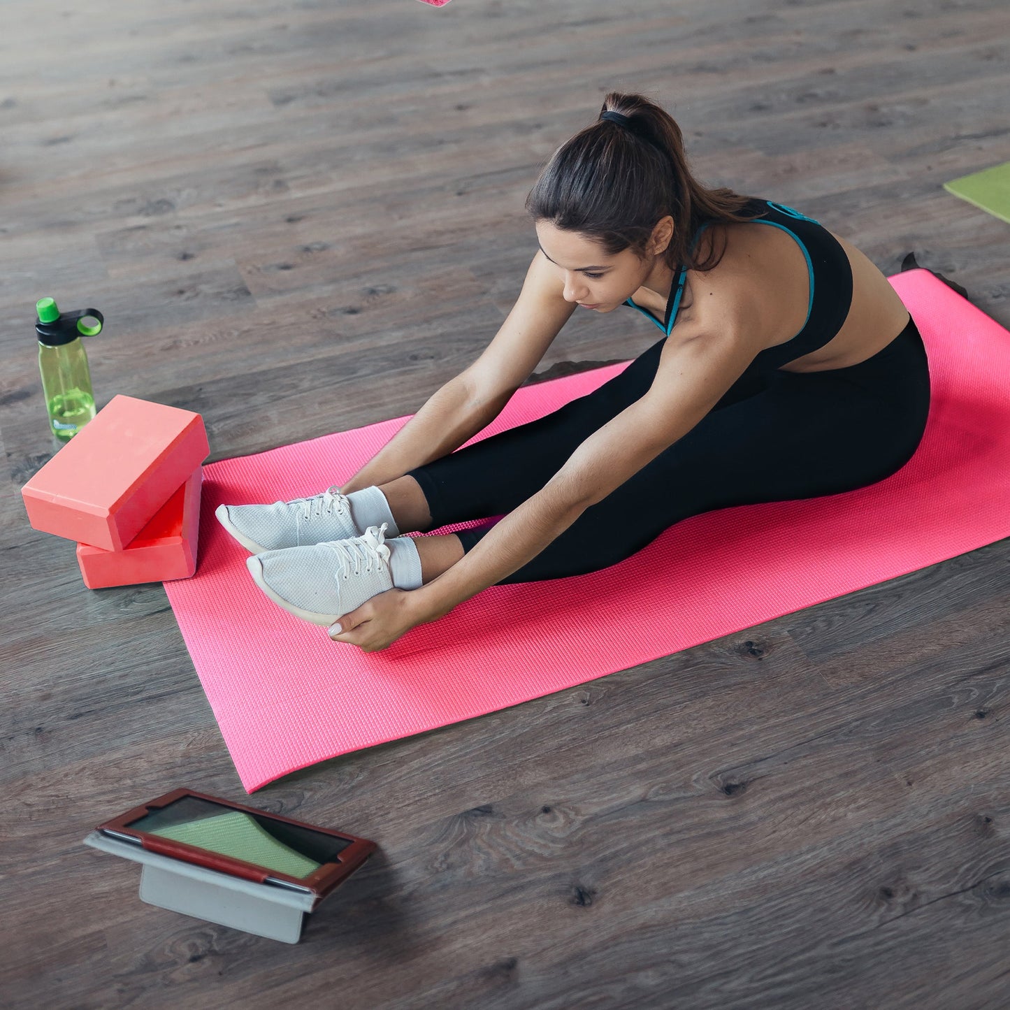BalanceFrom Fitness 7 Piece Yoga Set with Mat, Stretch Strap & Knee Pad, Pink