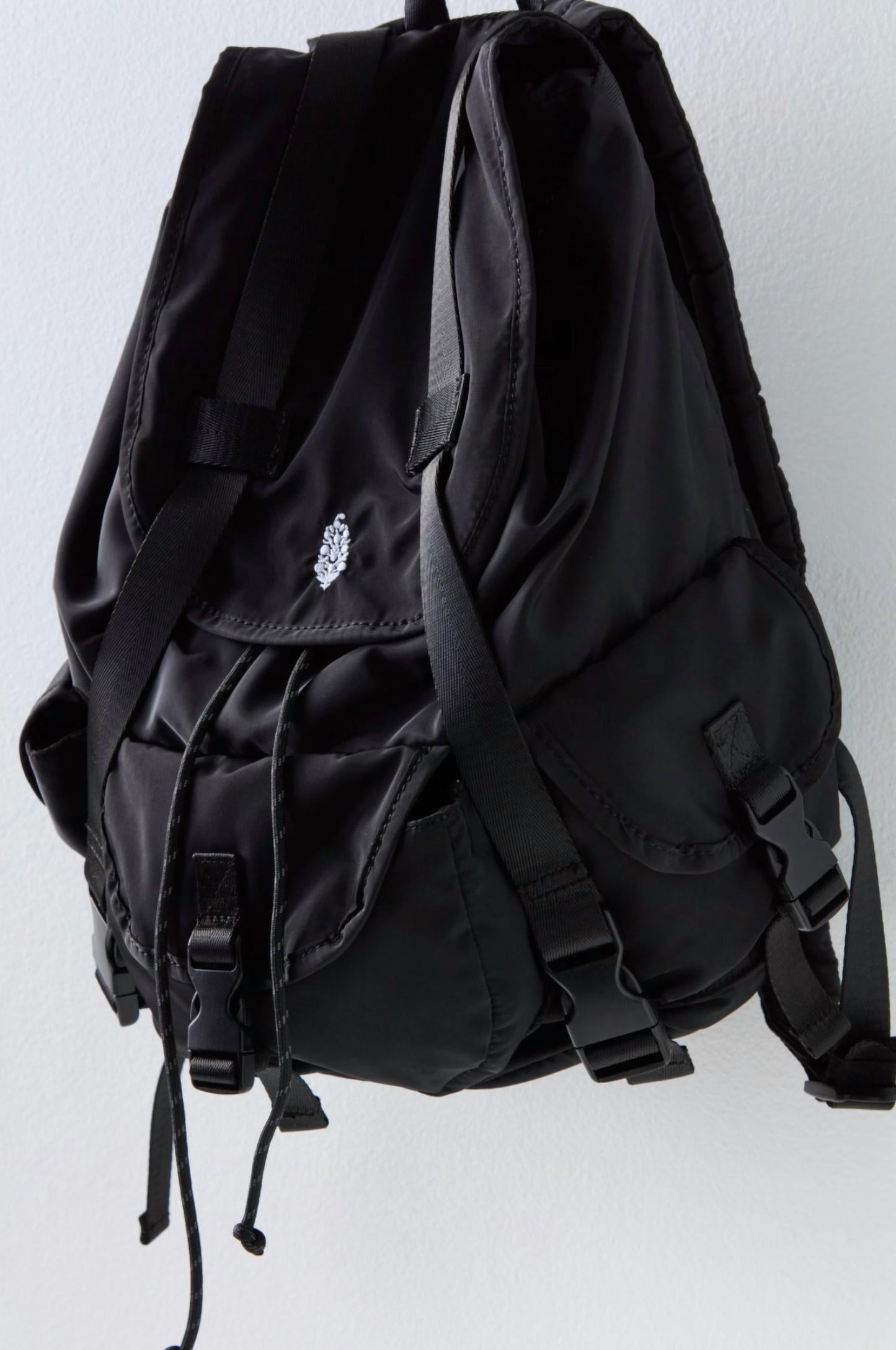 Free People - Adventurer Pack