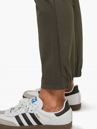 Cuts - AO Jogger