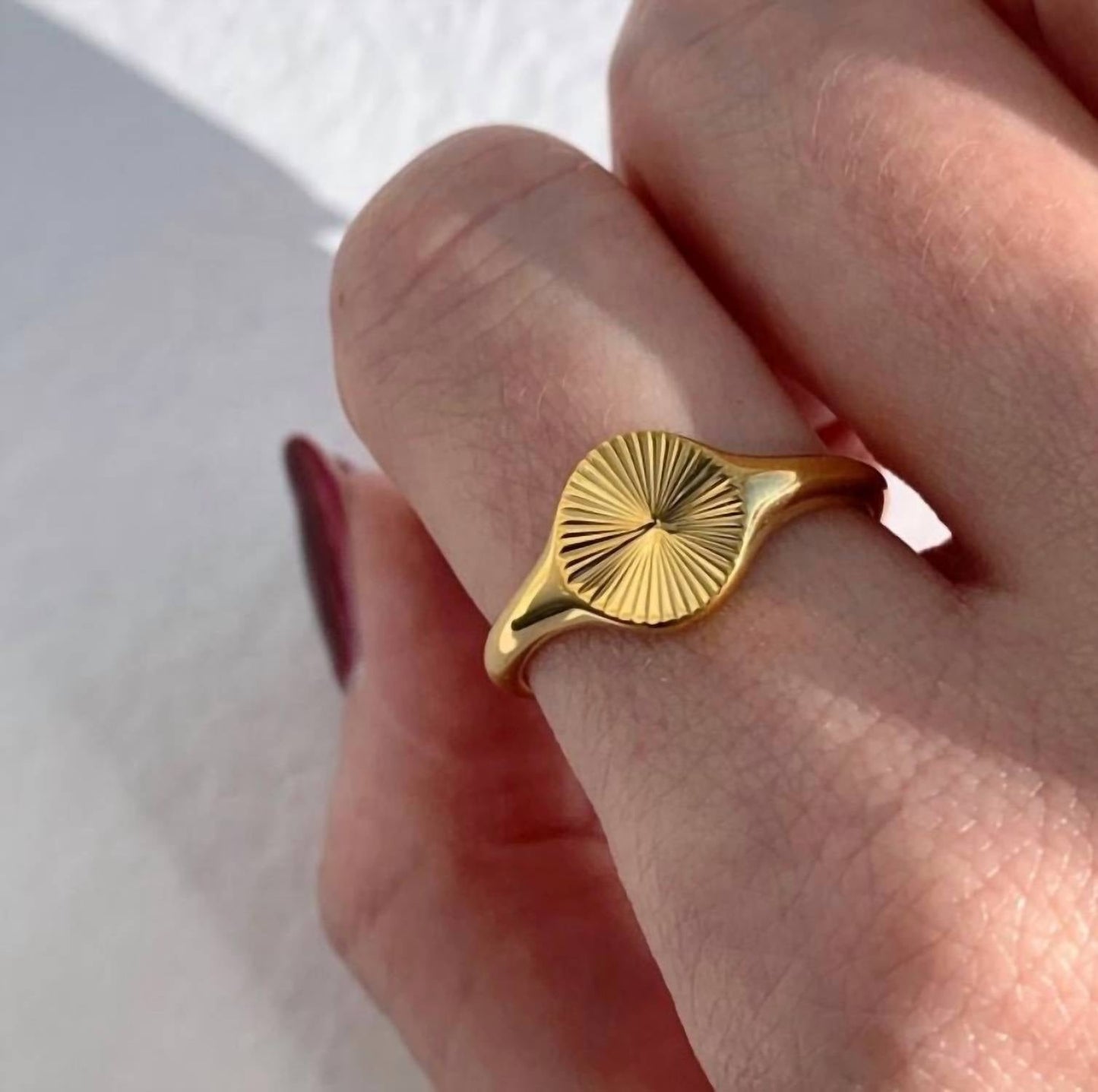Ellie Vail - Darcy Sunburst Signet Ring