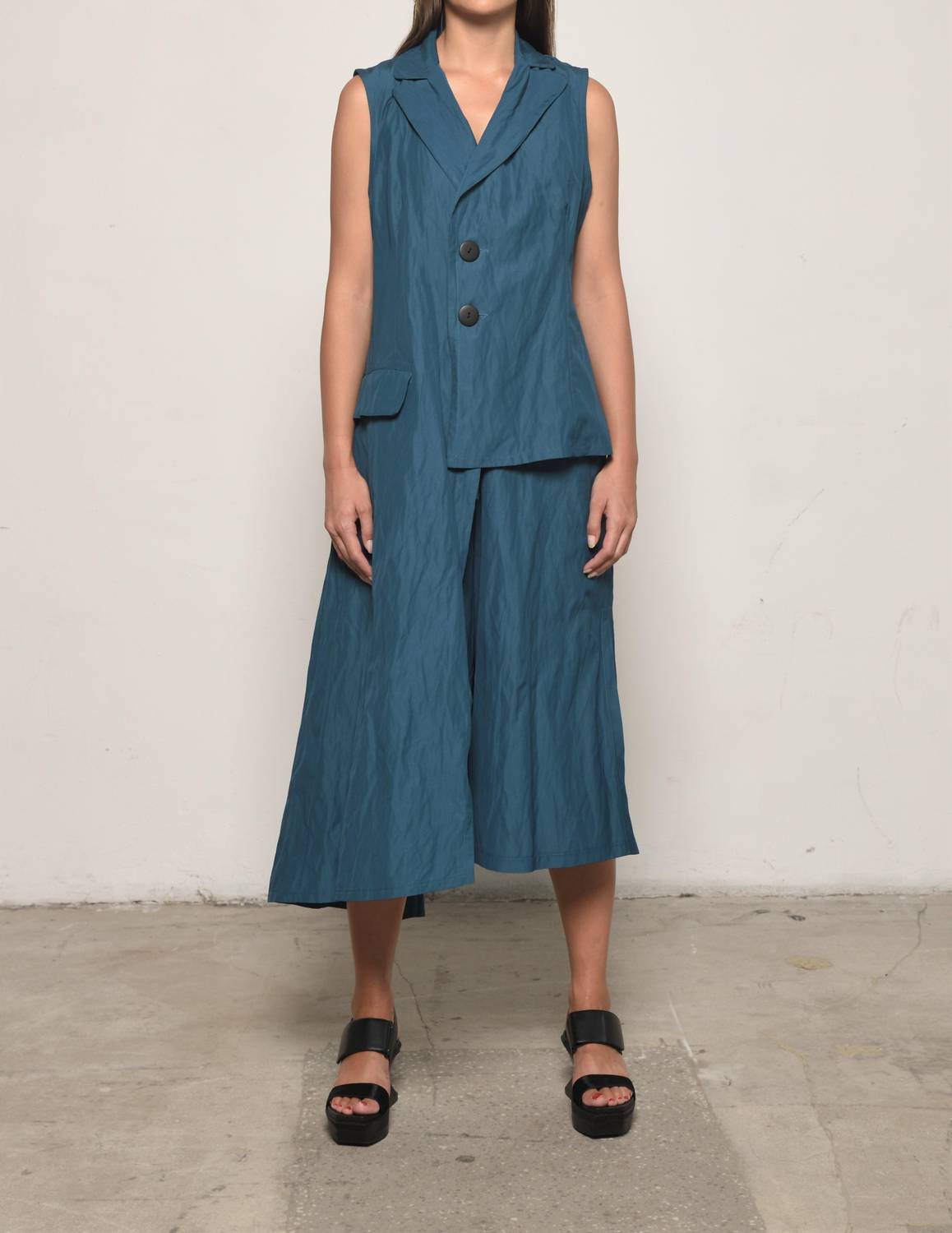 Simply Mila - Uneven Vest