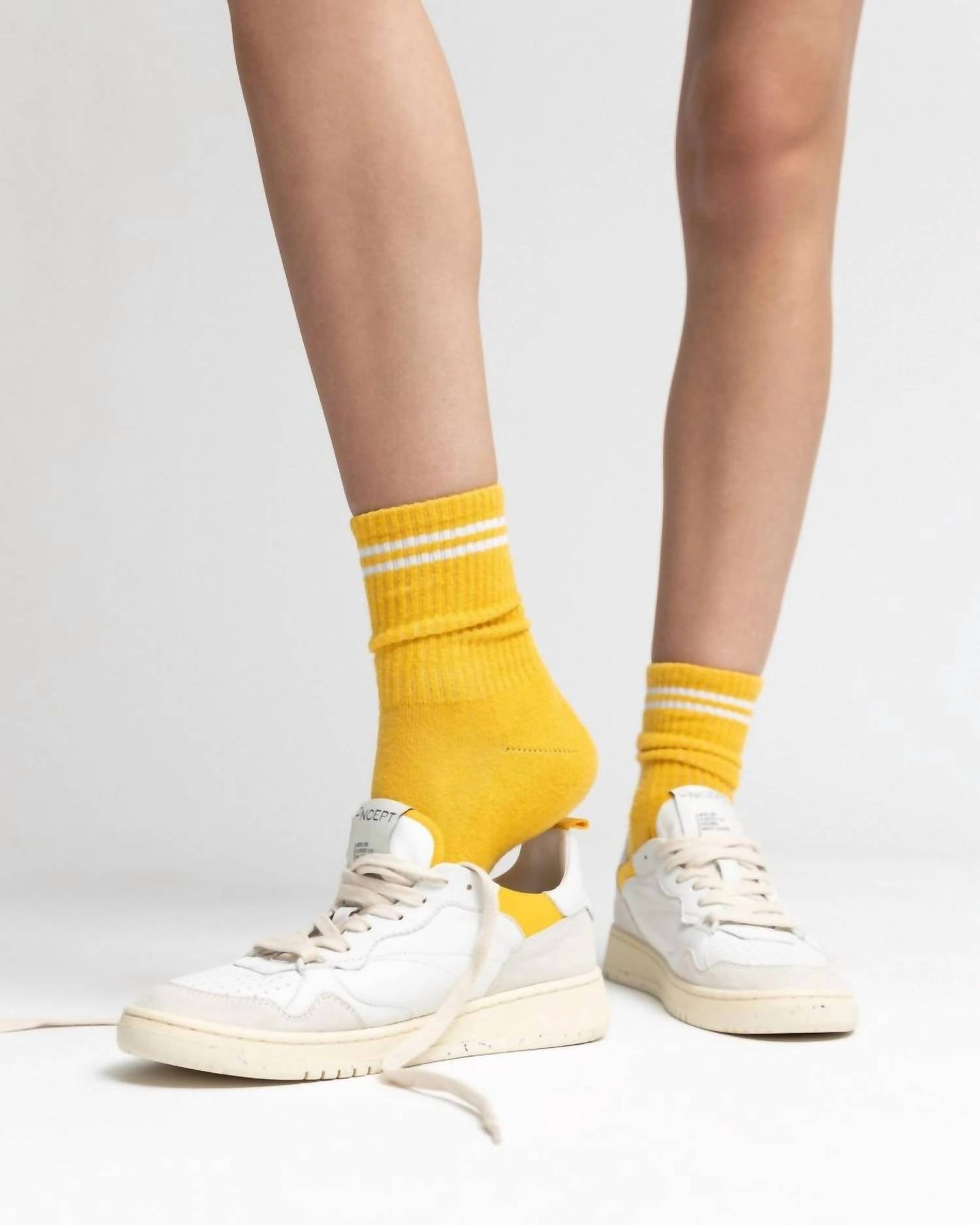 Oncept - Women's Phoenix Retro Sneaker