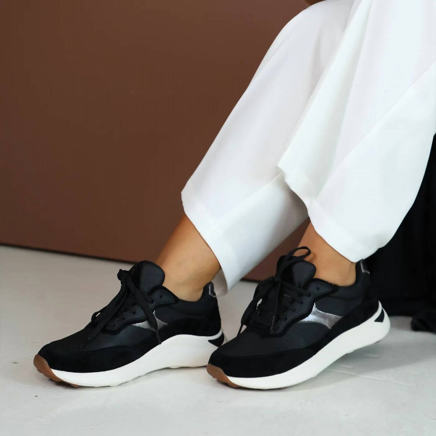 Aetrex - Women's Emily Lace Up Sneakers