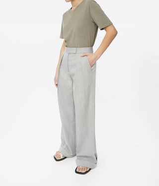 Dāl The Label - Pleated Wide Leg Pants