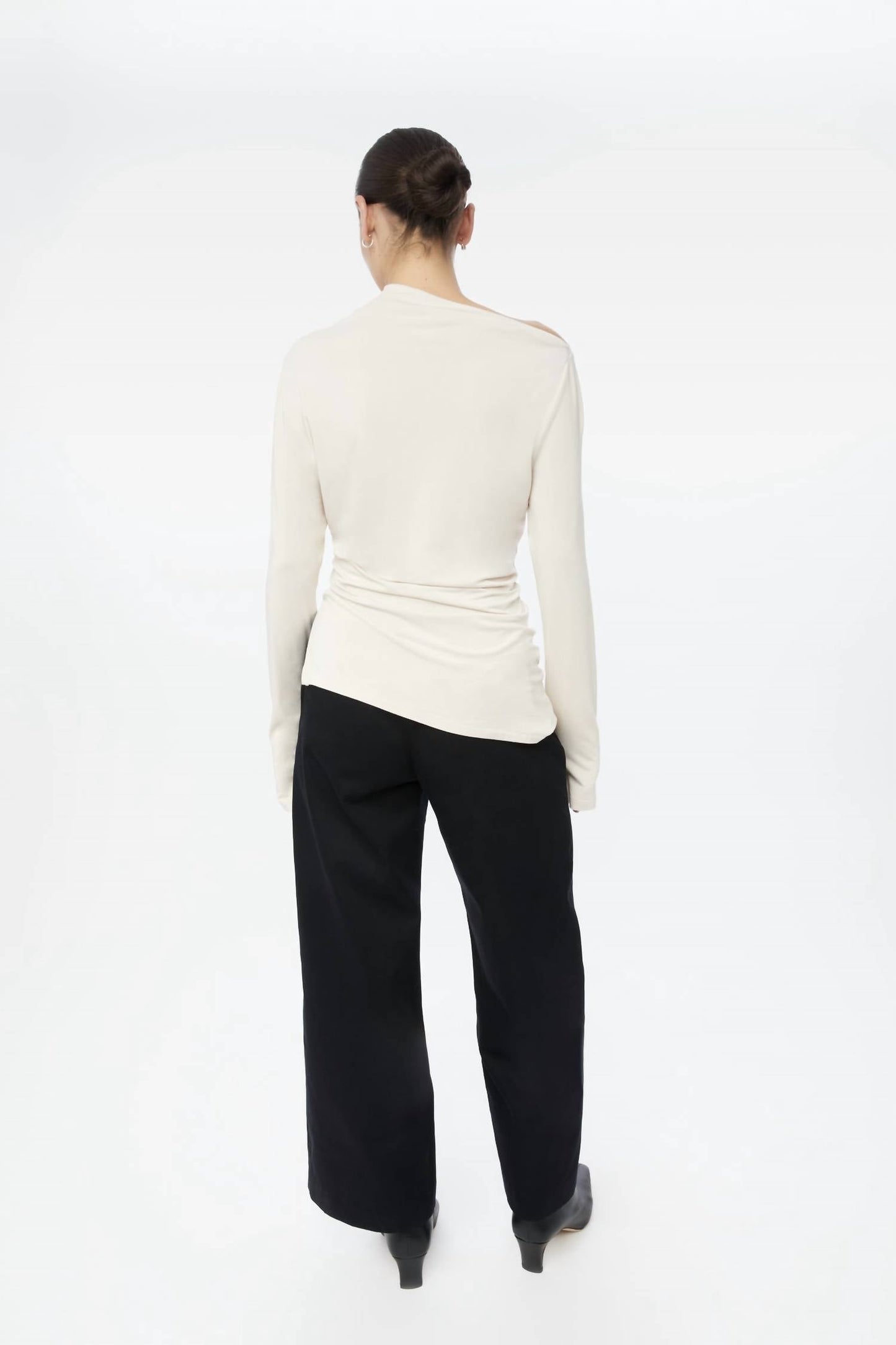 Dāl The Label - Asymmetric Knit Top