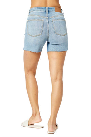 Judy Blue - MID RISE CUT-OFF DENIM SHORT