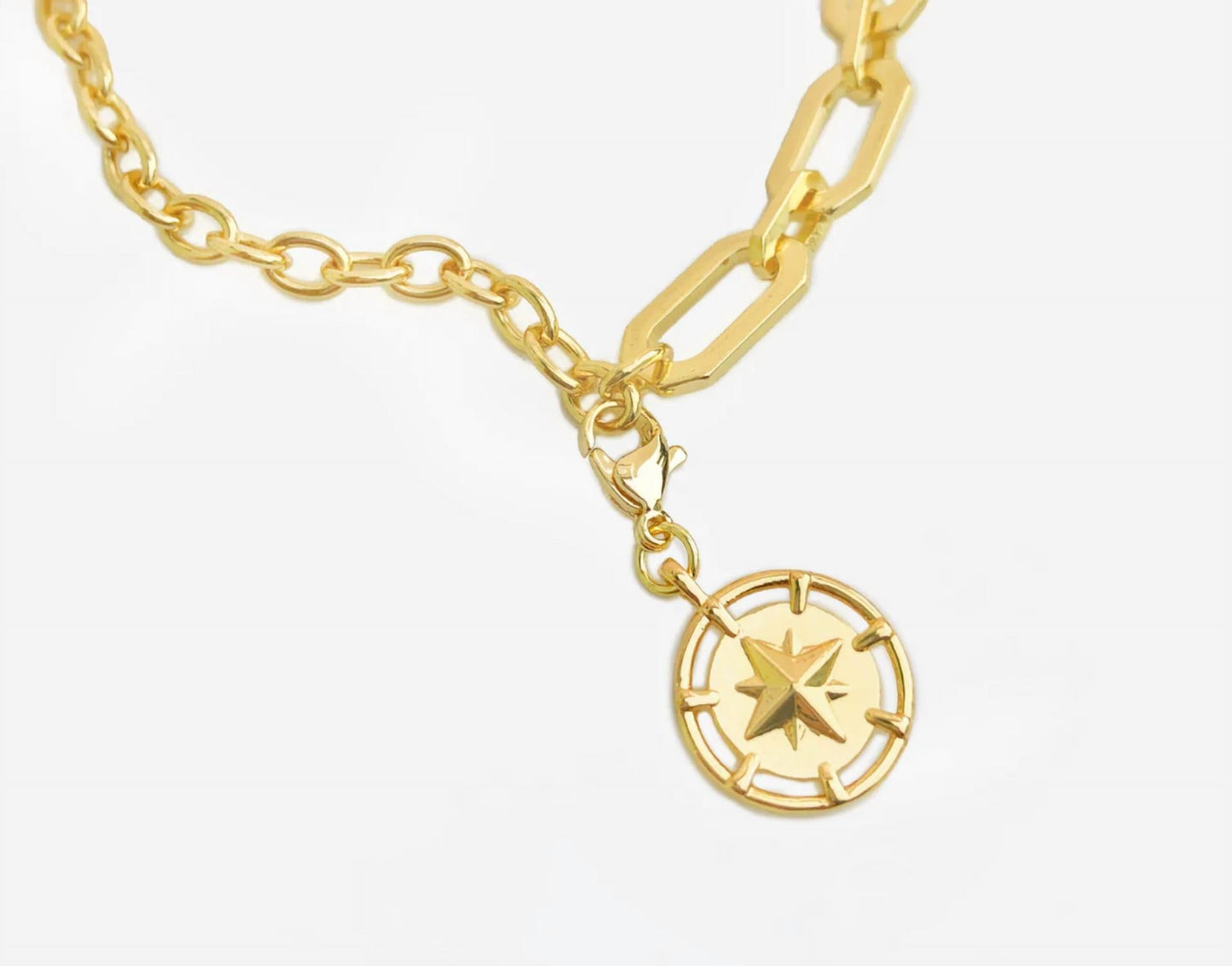 Omg Blings - Women's Oval Chain Necklace With Removable Pendant
