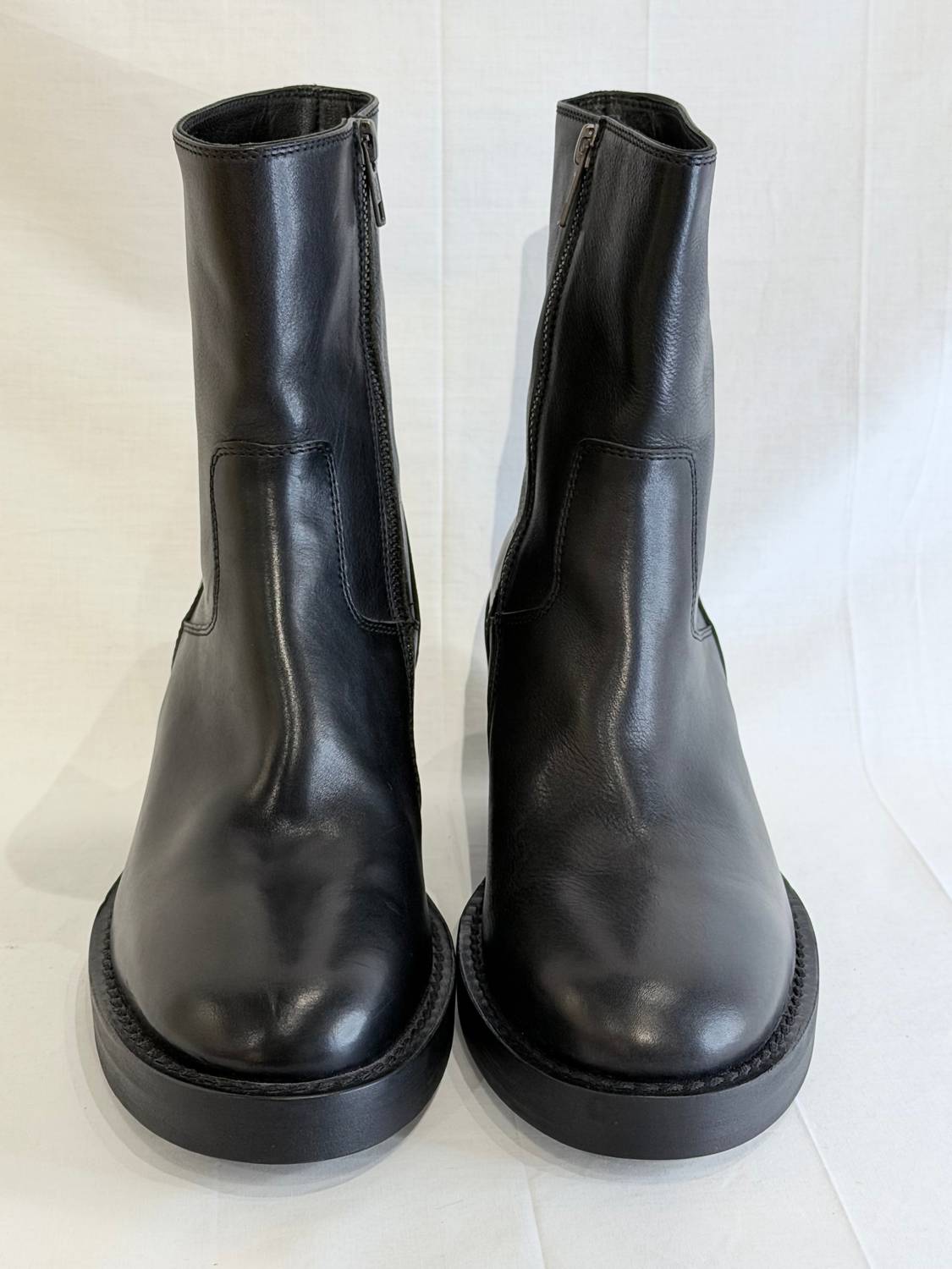Ann Demeulemeester - Women's Zip Up Leather Ankle Boots
