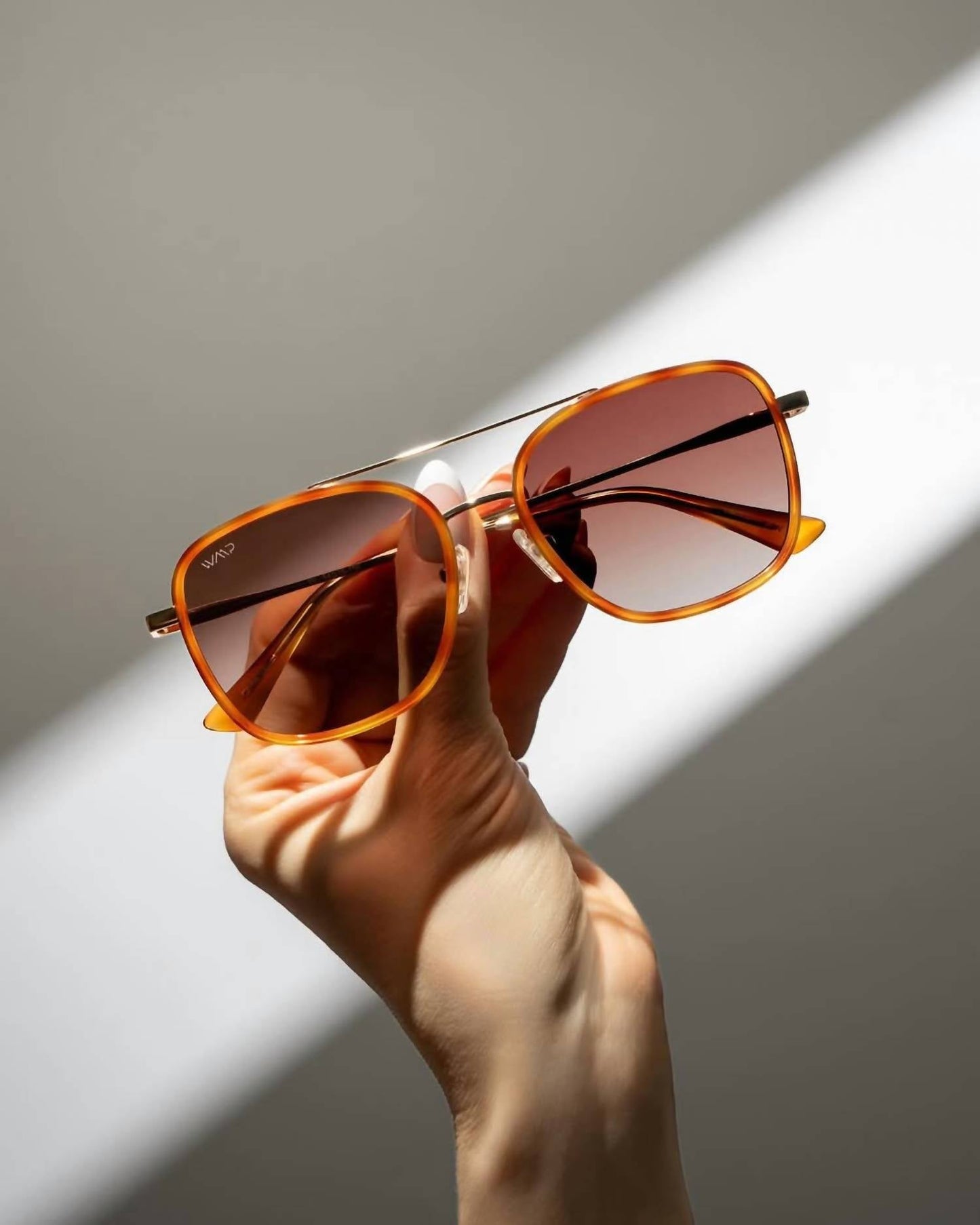 Wmp Eyewear - Women's Gia Square Frame Sunglasses