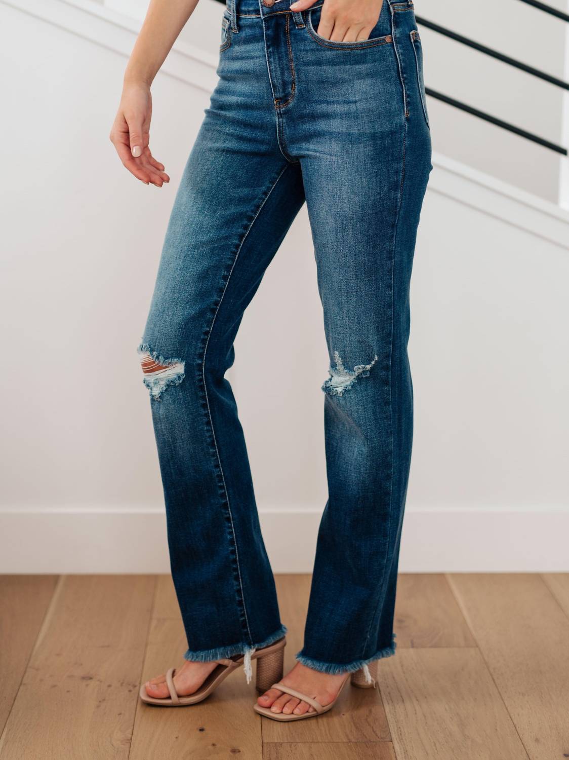 Judy Blue - High Rise Distressed Straight Jeans