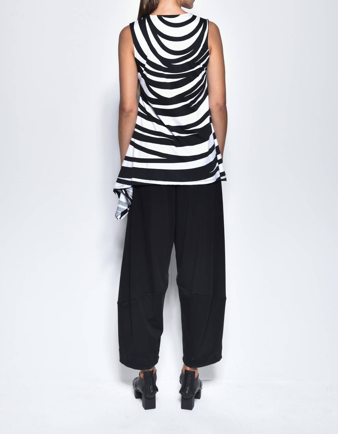 Simply Mila - Irene Sleeveless Top