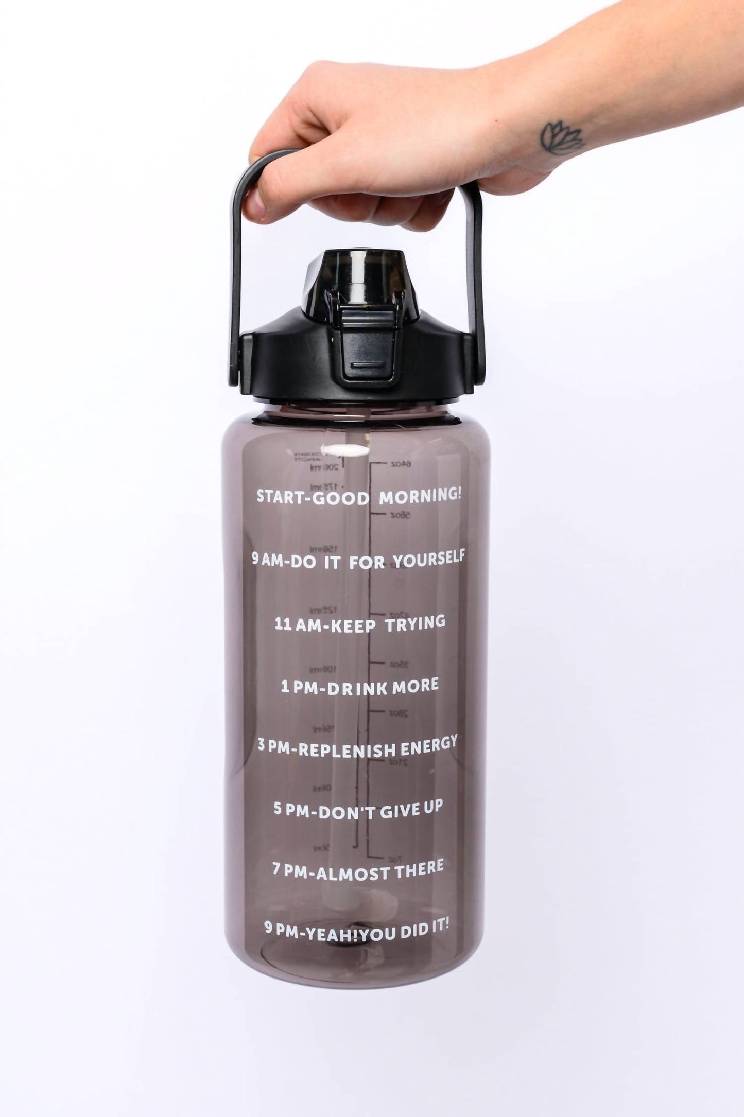123 Amore - Elevated Water Tracking Bottle