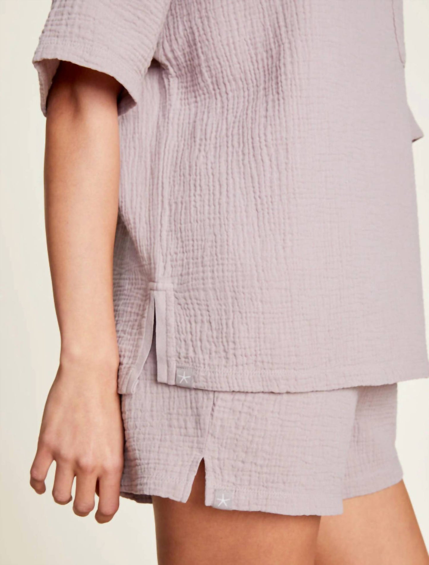Barefoot Dreams - MALIBU COLLECTION SUN SOAKED CRINKLE COTTON TEE & SHORT SET