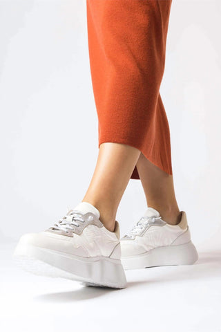 Wonders - Lightweight Lace Sneakers