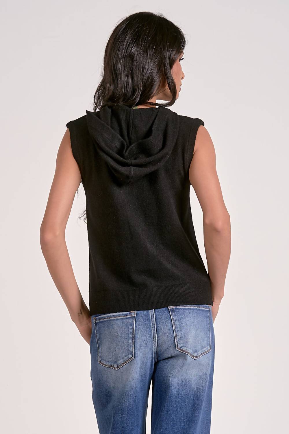 Elan - Sleeveless Hoodie Sweater