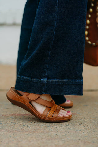 Clarks - Women's Cecily Strap Sandals