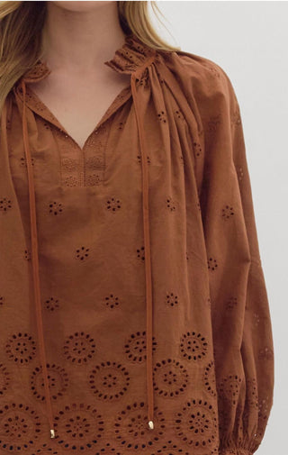 Entro - Eyelet And Scallop Trim Top