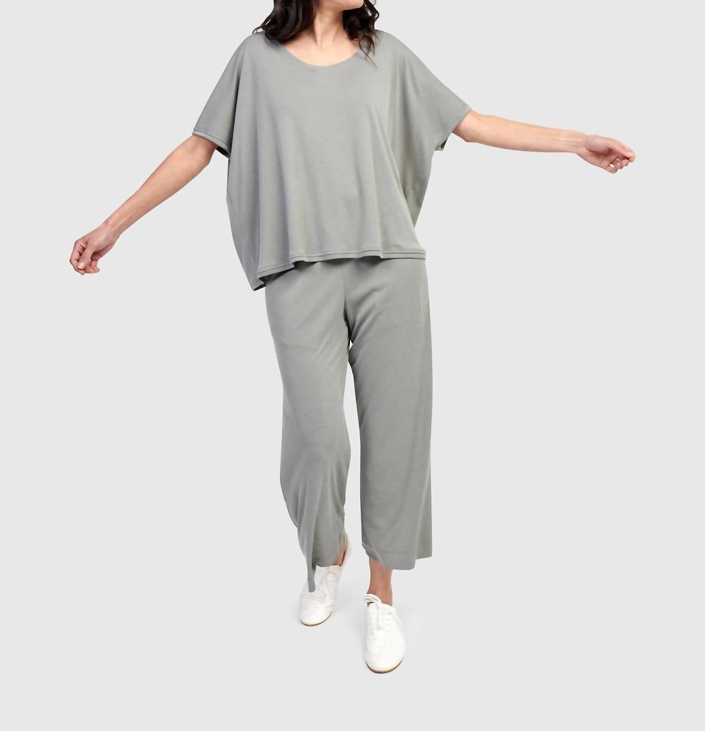 Alembika - Essential Breeze Tee