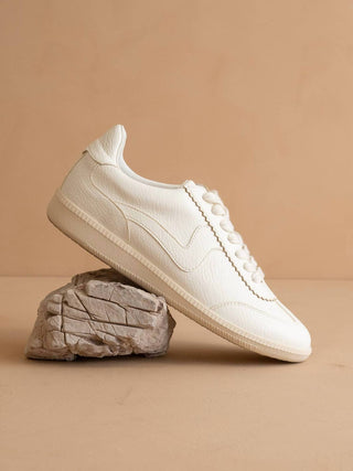 Oasis Society - Women's Kyla Classic Low Top Sneaker