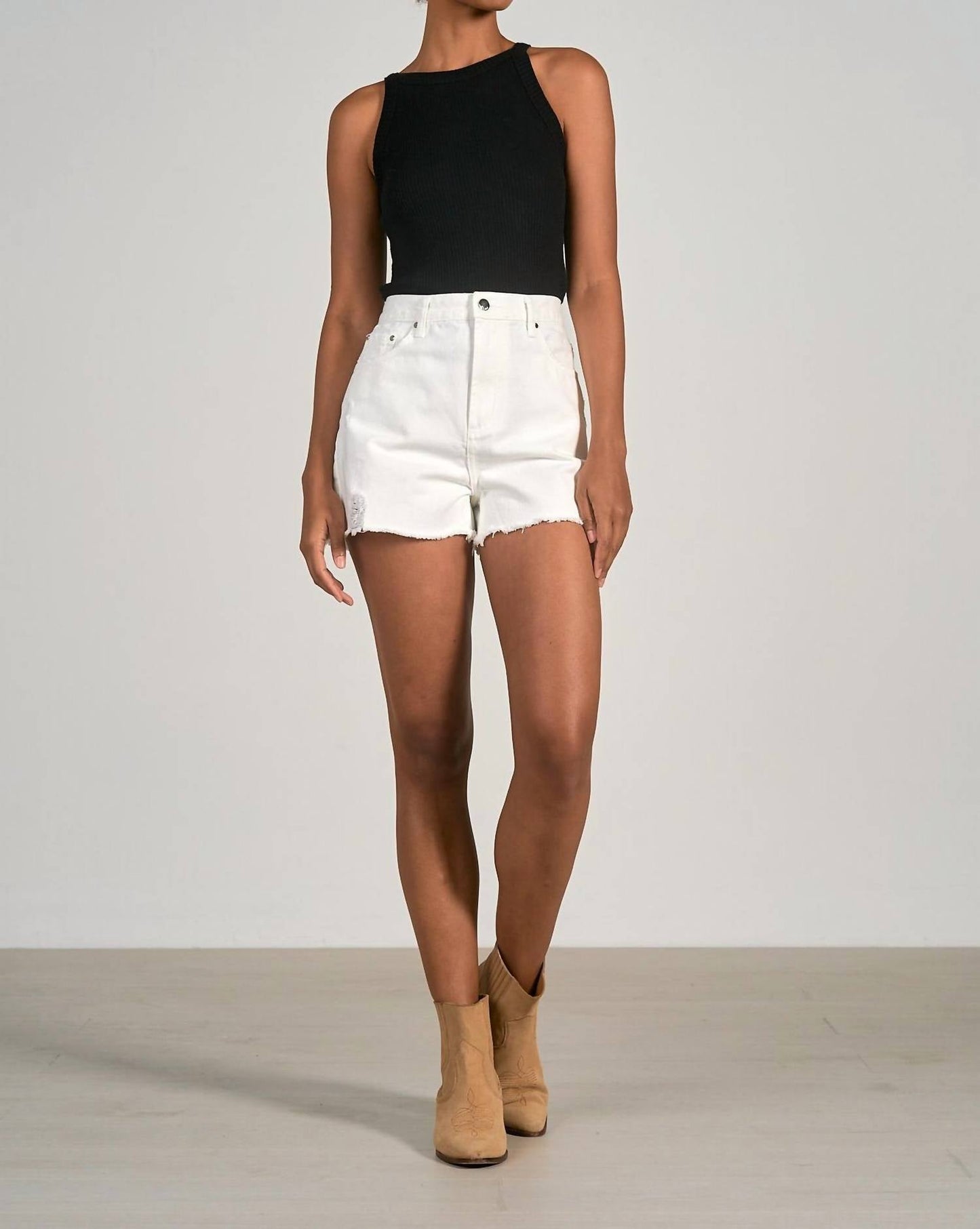 Elan - Frayed Raw Hem Shorts 4'