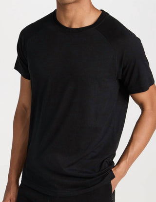 Alo Yoga - Triumph Crew Neck Tee