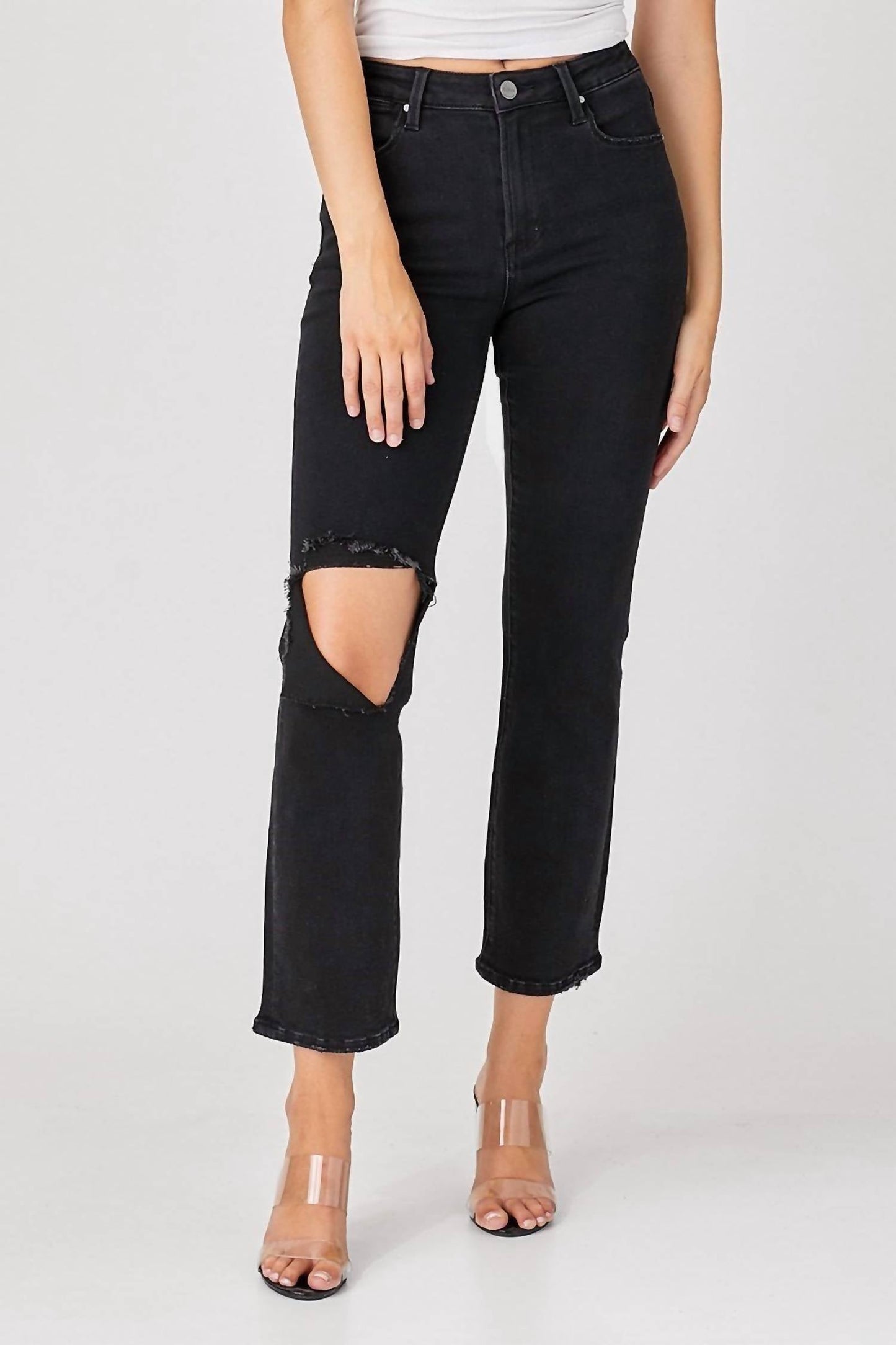 Risen - Relaxed Distressed Jeans