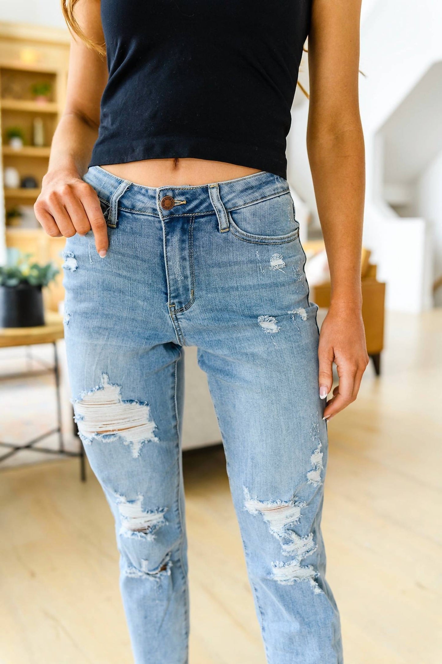 Judy Blue - High Waist Destroyed Boyfriend Jeans