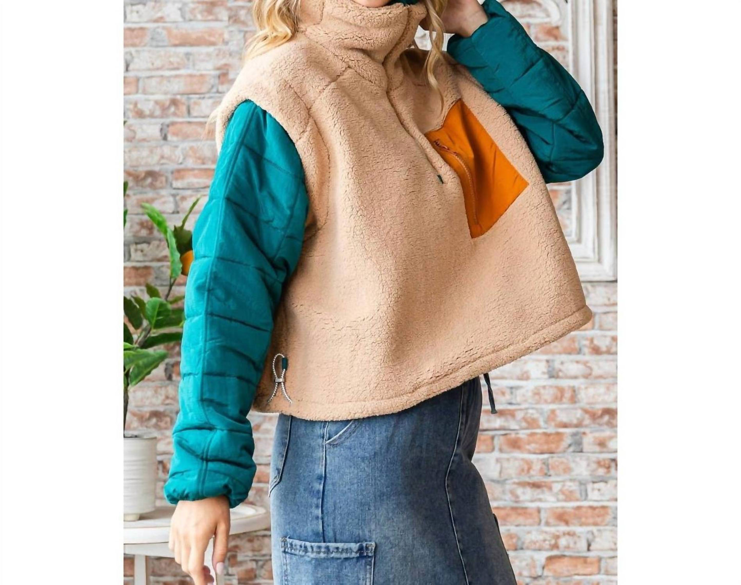 Veveret - Fleece Puffer Sleeve Pullover Top