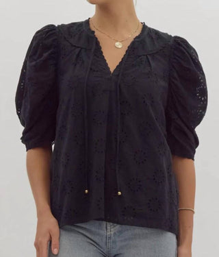 Entro - Eyelet Transition Top