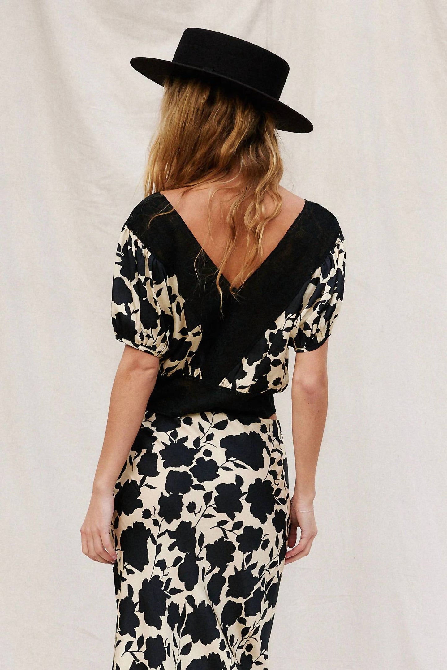 Jen'S Pirate Booty - Madrid V-neck Button Top