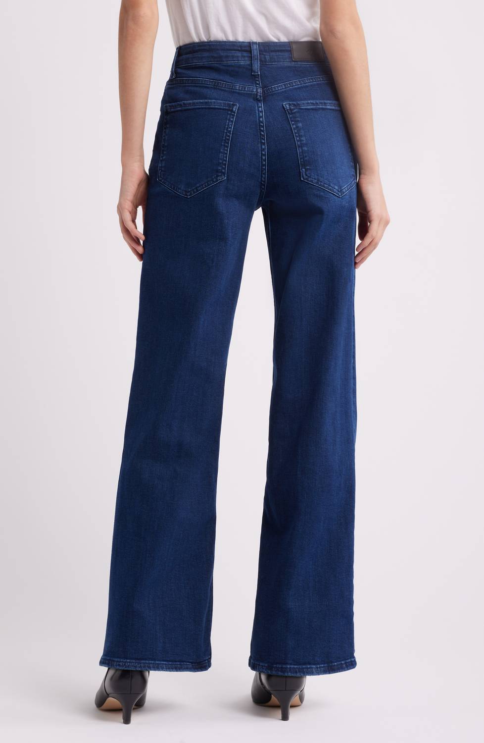 Rails - Getty Jean