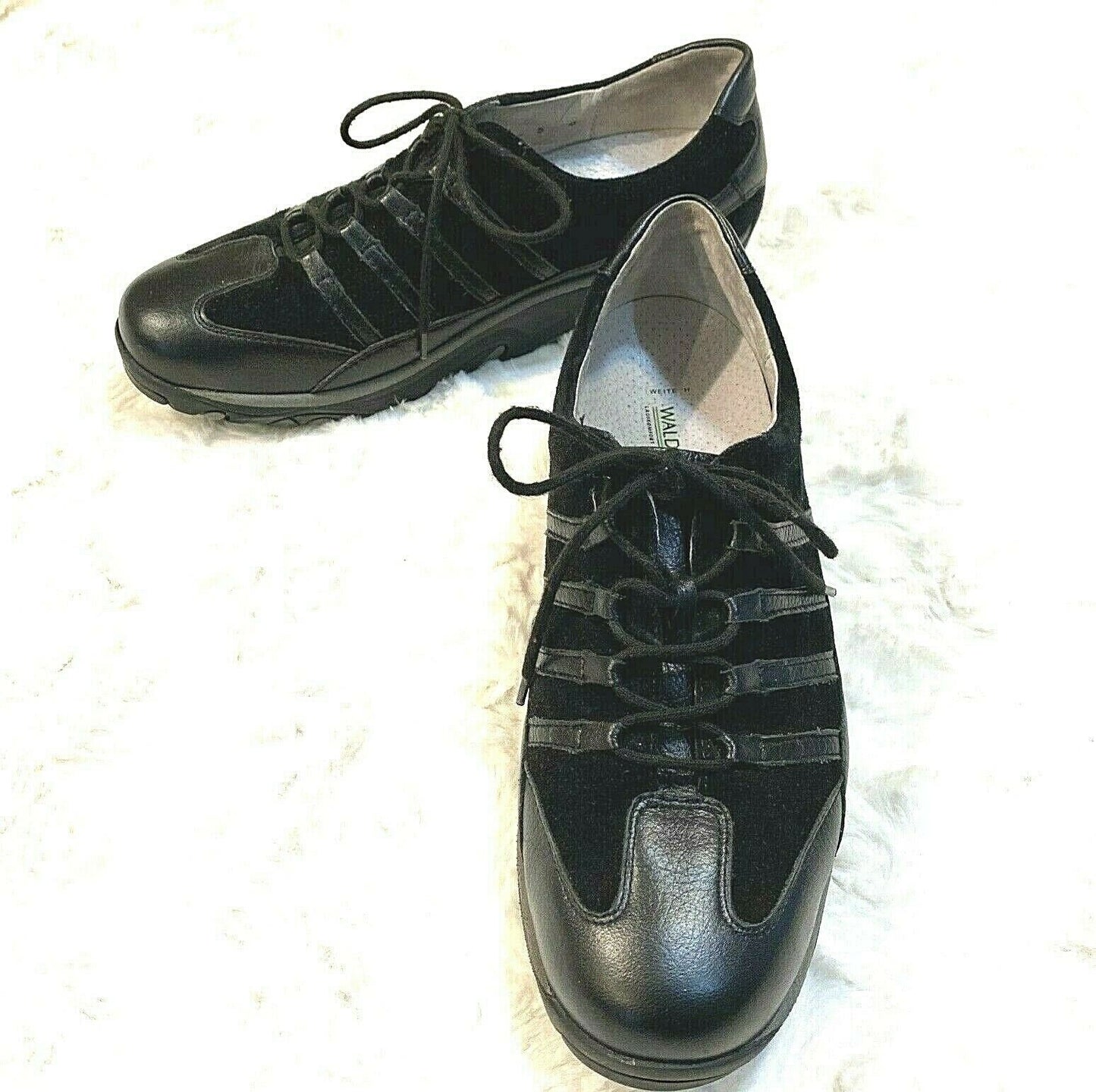 Waid Laufer Women's Hanika Walking Shoes Black
