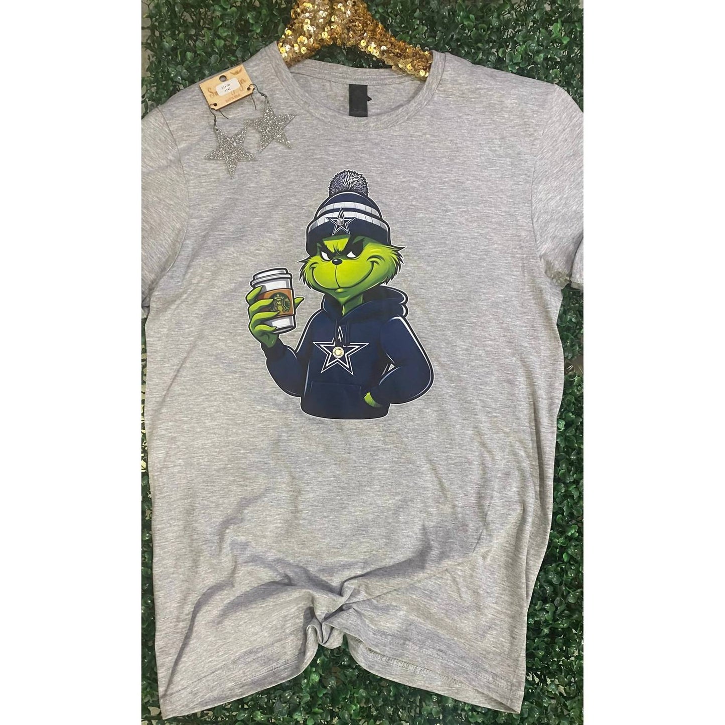 Farm Life Crafting - Women's Dallas Cowboys Grinch Tee