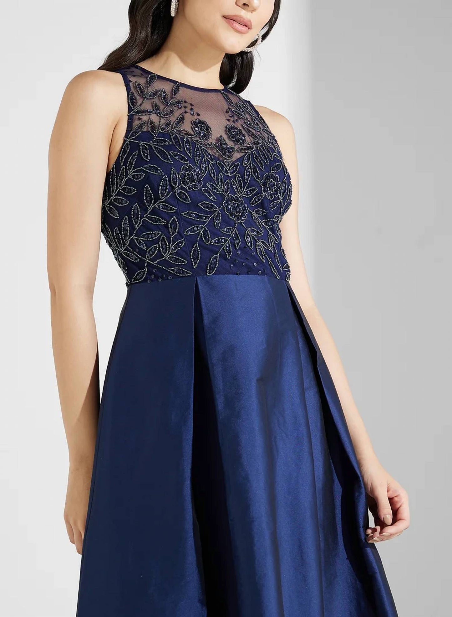 Adrianna Papell - Sleeveless Beaded Bodice Tiered Gown