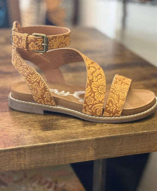 Very G - Women's Sylvie Tooled Sandals