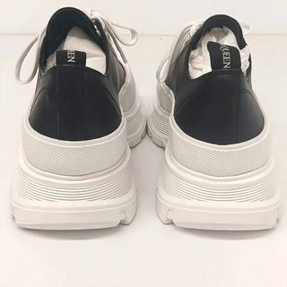 Alexander Mcqueen - Men Tread Slick Low Top Sneakers
