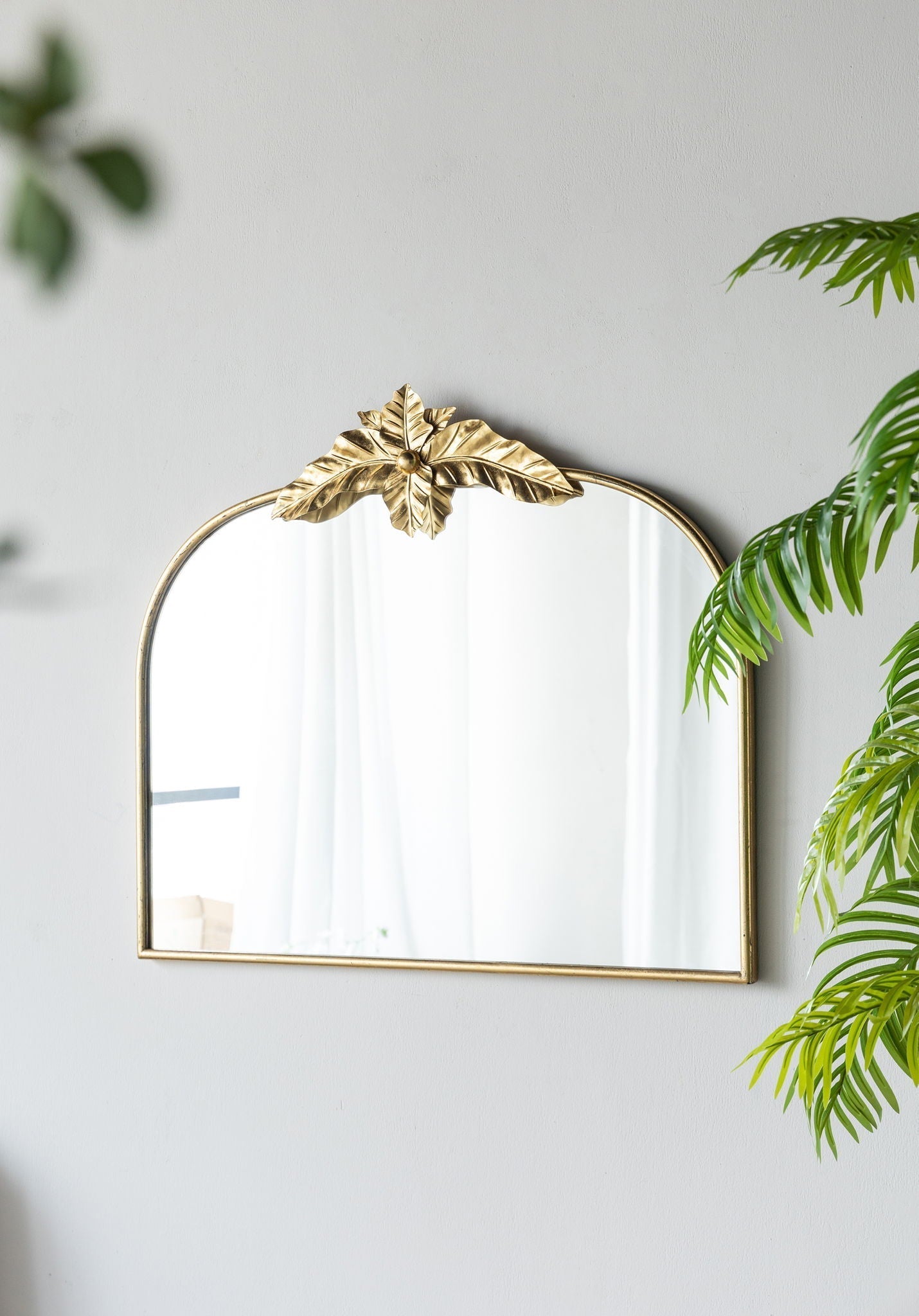 Arched Wall Mirror with Metal Frame